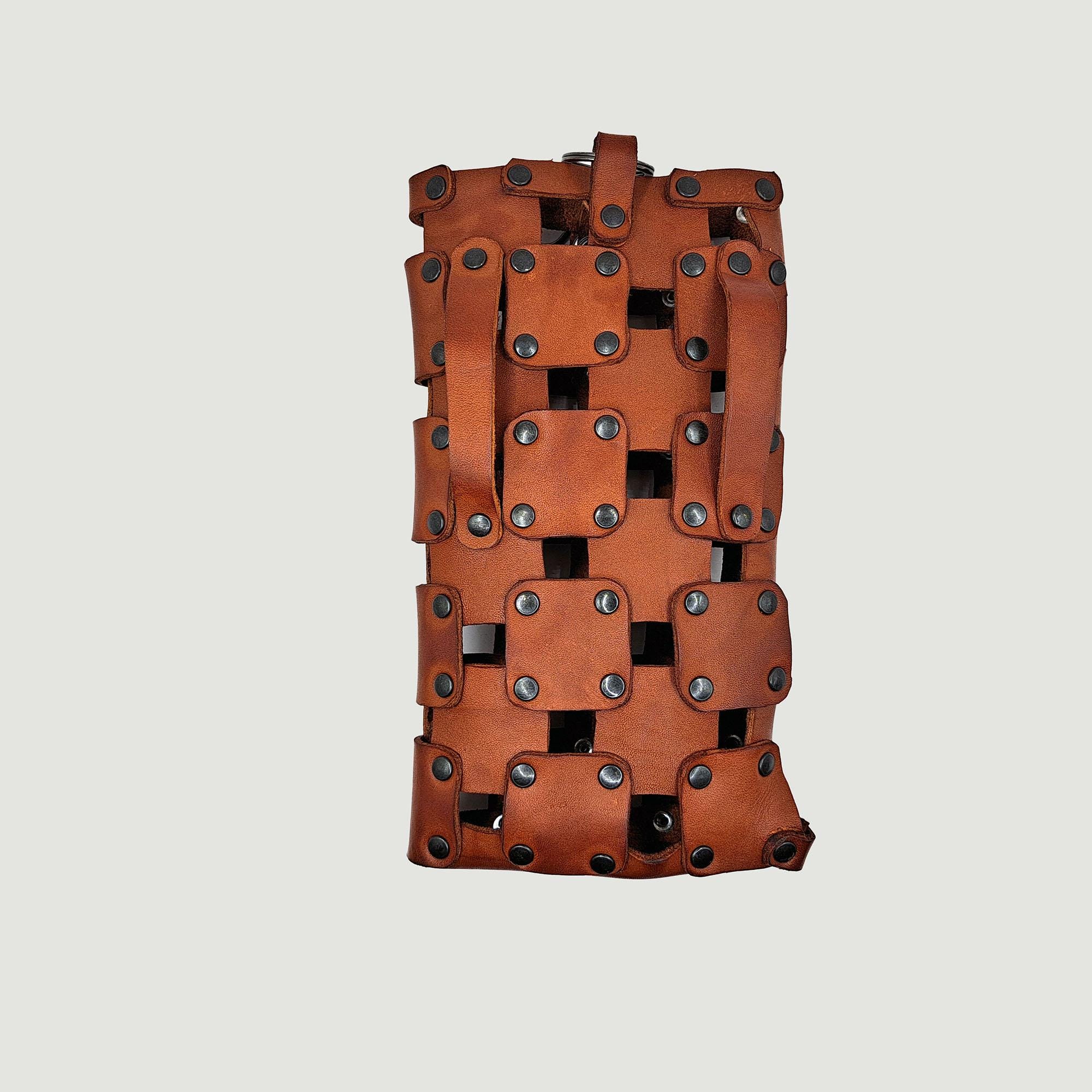 Handmade Woven Leather Phone Case – Vegetable-Tanned Belt Loop Holder for 6.5" Mobile Phones view 6